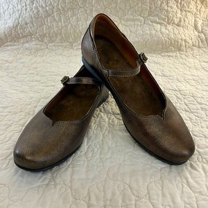 Toas Beautiful Leather Marry Jane’s Sz 6-6.5